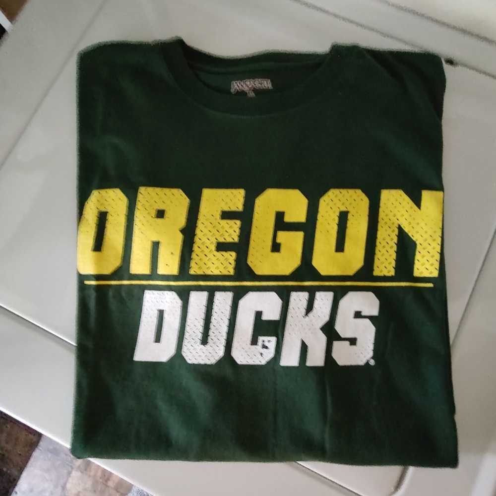 Oregon Ducks T-shirt. XL
